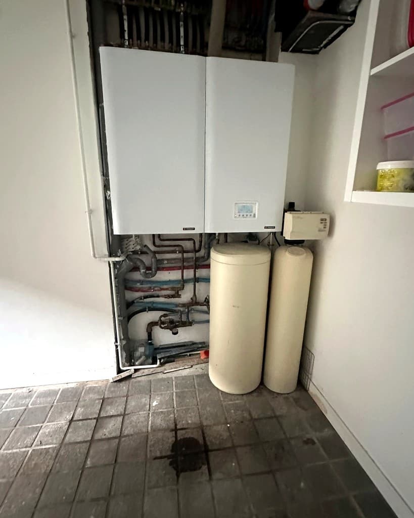 Installation pompe à chaleur intérieure avec adoucisseur d'eau