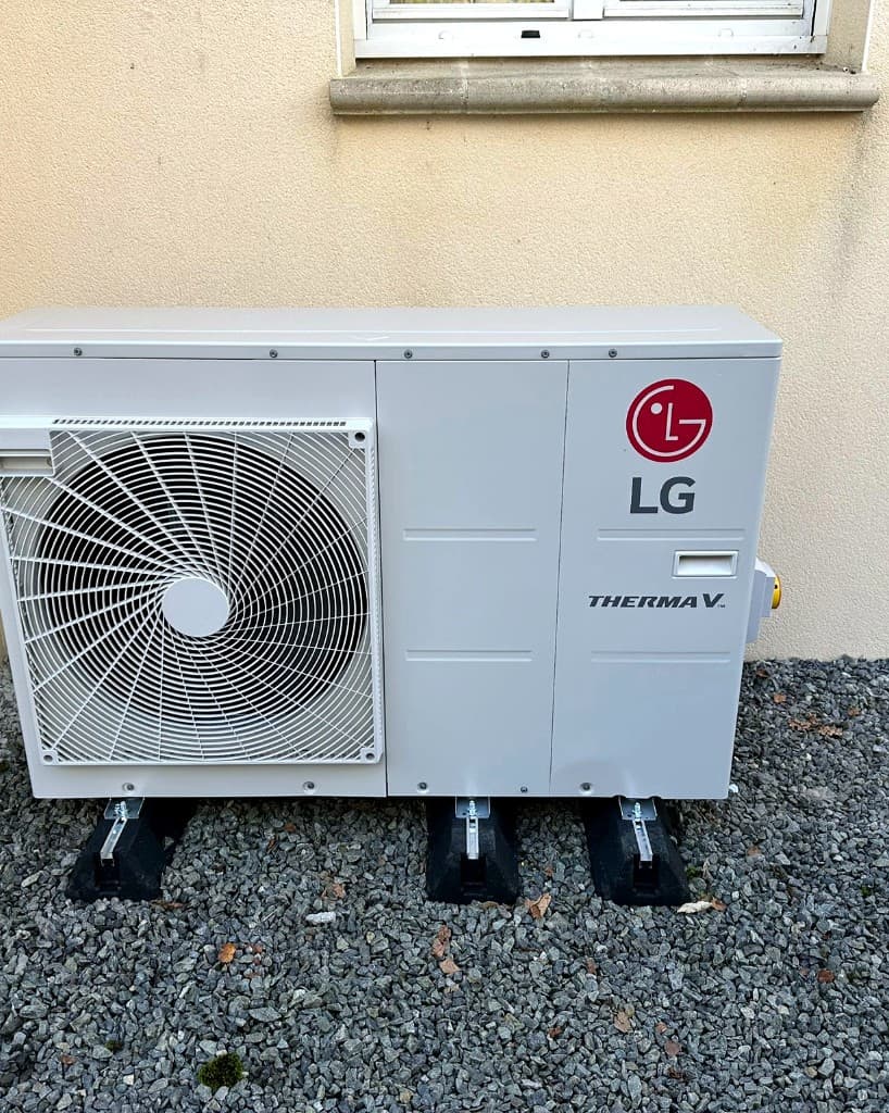 Pompe à chaleur LG Therma V installée en extérieur